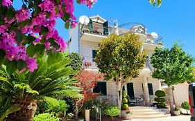 Anita Apartments